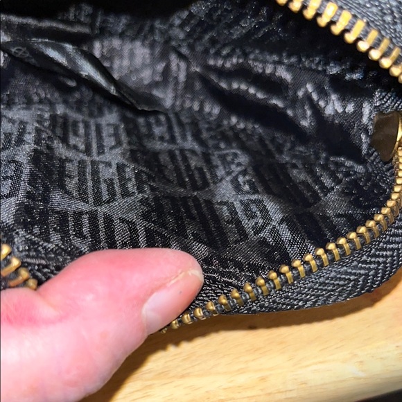 Kurt Geiger Black and Gold Crossbody Bag with Quilted Design - Picture 3 of 3